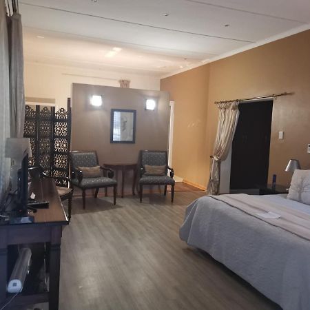 Adeo Bed and Breakfast Bloemfontein Buitenkant foto